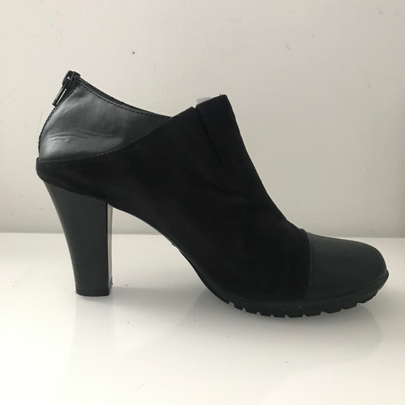 Black heeled boots - Picture 1 of 5